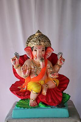 Phulwala Ganpati | POP Ganpati | 19 Inches Height | MSKK-0008-POP-19-PHULW-PSKK-DNOA Phulwala Ganpati | POP Ganpati | 19 Inches Height | MSKK-0008-POP-19-PHULW-PSKK-DNOA