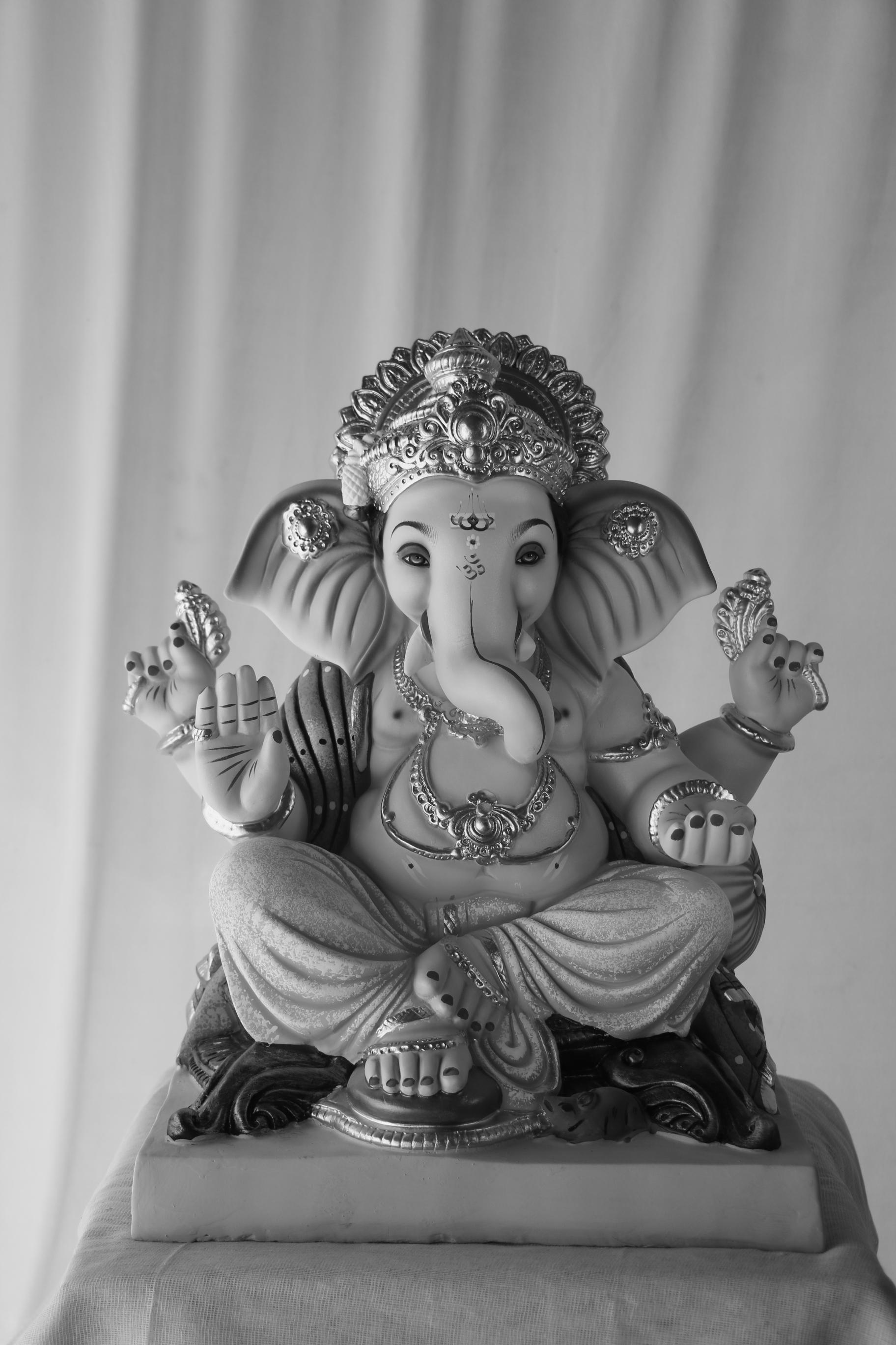 Motha Kaan Ganpati | POP Ganpati | 19 Inches Height | MSKK-0024-POP-19-MOTHA-PSKK-DNOA Motha Kaan Ganpati | POP Ganpati | 19 Inches Height | MSKK-0024-POP-19-MOTHA-PSKK-DNOA