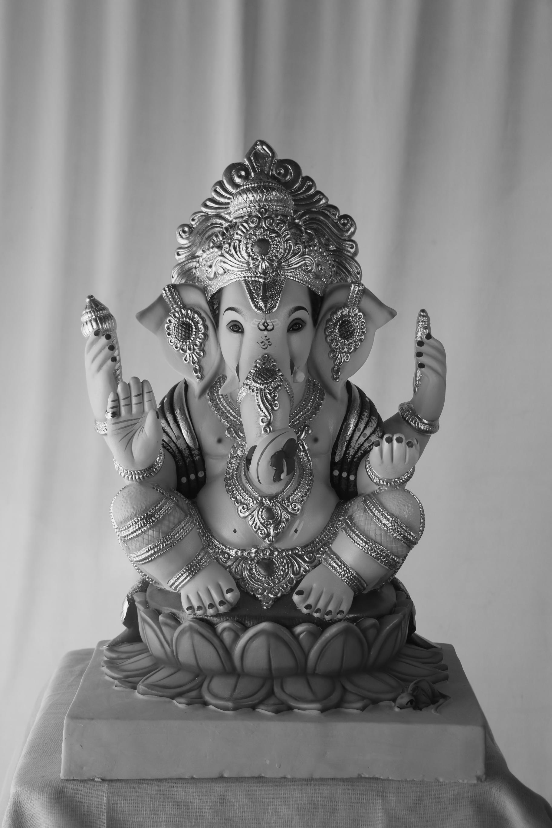 Madhyam Shilp Ganesh Ganpati | POP Ganpati | 21 Inches Height | MSKK-0033-POP-21-MADHY-PSKK-DNOA Madhyam Shilp Ganesh Ganpati | POP Ganpati | 21 Inches Height | MSKK-0033-POP-21-MADHY-PSKK-DNOA