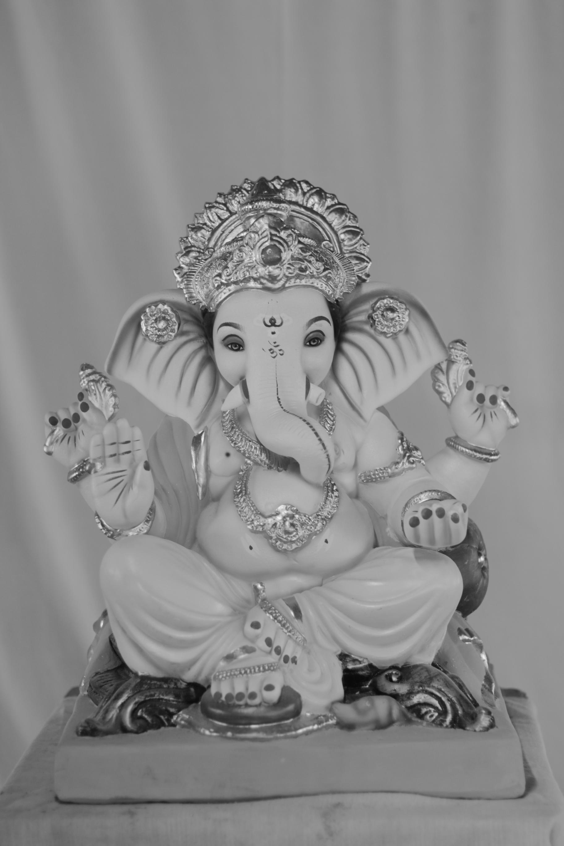Motha Kaan Ganpati | Eco Friendly Shadu Mati Ganpati | 17 Inches Height | MSKK-0035-SHA-17-MOTHA-PSKK-DNOA-VXX Motha Kaan Ganpati | Eco Friendly Shadu Mati Ganpati | 17 Inches Height | MSKK-0035-SHA-17-MOTHA-PSKK-DNOA-VXX